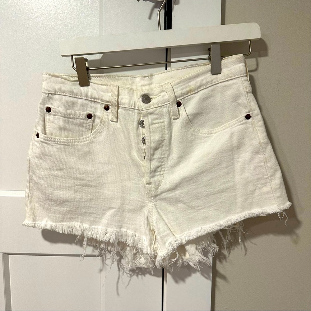 Levi’s high waisted shorts white sz 27